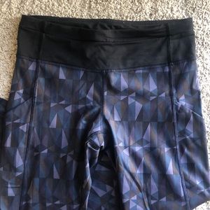 Lululemon running tights with side pockets and back pouch for keys/credit card